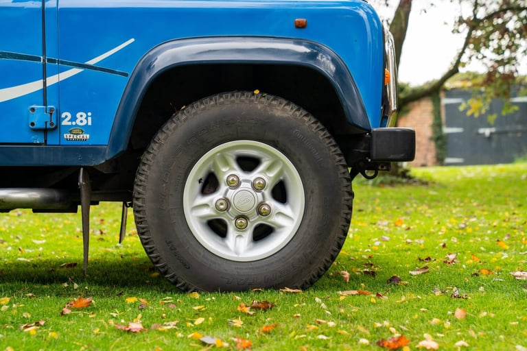 2020 Land Rover Defender 90 Saloon PETROL Manual