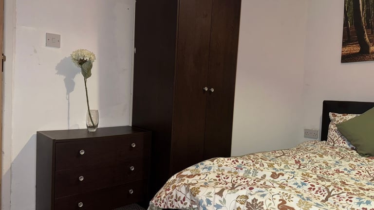 Furnished Large Double Rooms for rent