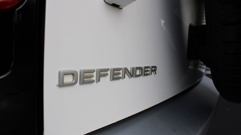 2022 Land Rover Defender 3.0 D250 SE 90 3dr Auto ESTATE DIESEL Automatic