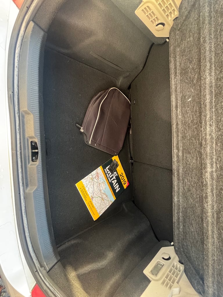 Peugeot, 207, Hatchback, 2011, Manual, 1360 (cc), 5 doors