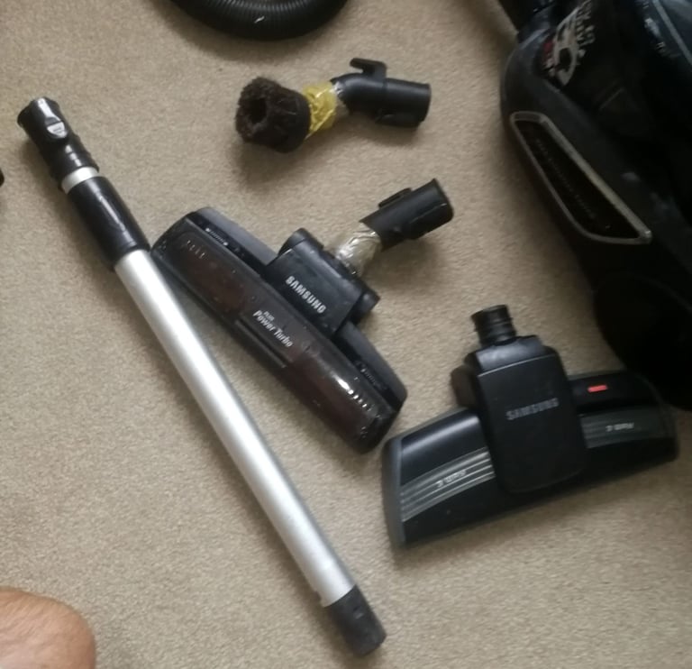 Samsung Cylinder Vacuum Cleaner 1800W With Tools Please Read Description