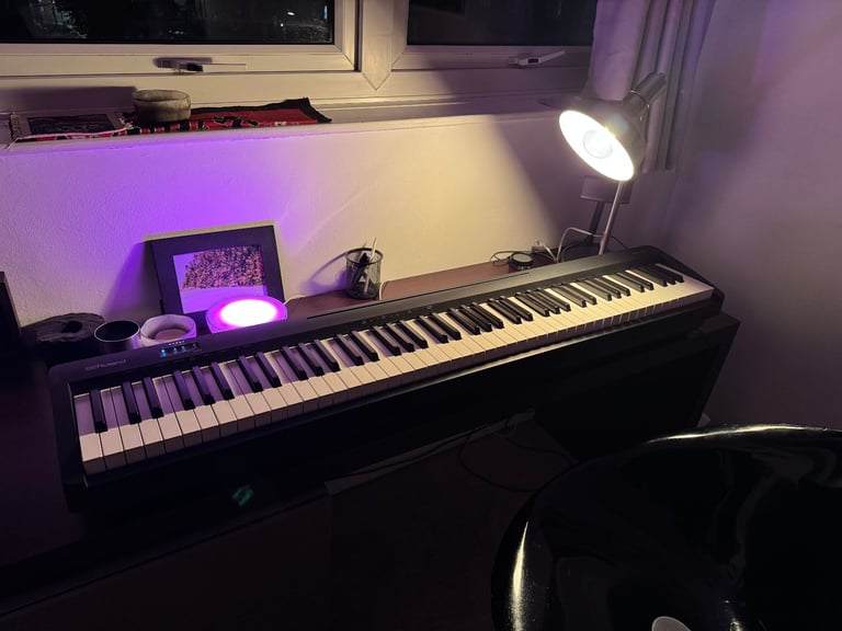 Roland FP-10 Digital Piano - Excellent Condition w/ Stand & Pedal