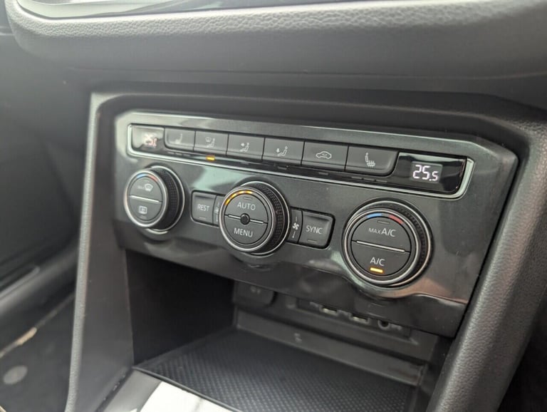 2018 Volkswagen Tiguan 2.0 TDI SEL SUV 5dr Diesel Manual 4Motion Euro 6 (s/s) (150 ps) CRUISE CON...