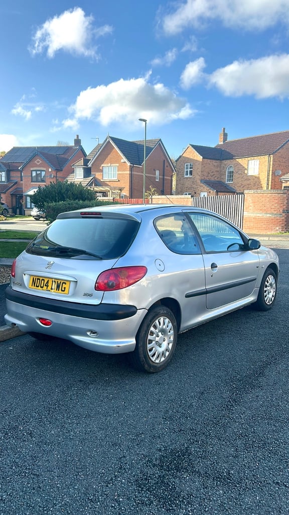 Peugeot, 206, Hatchback, 2004, Manual, 1124 (cc), 3 doors