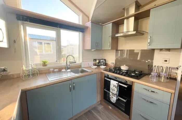 STATIC CARAVAN FOR SALE AT BROADLAND SANDS HOLIDAY PARK 