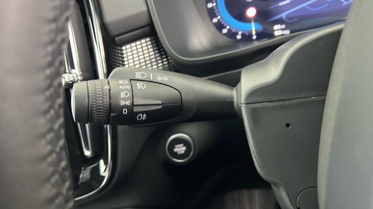 2025 Volvo XC40 Ultra, B4 Mild hybrid, Petrol, Dark Estate Petrol Automatic