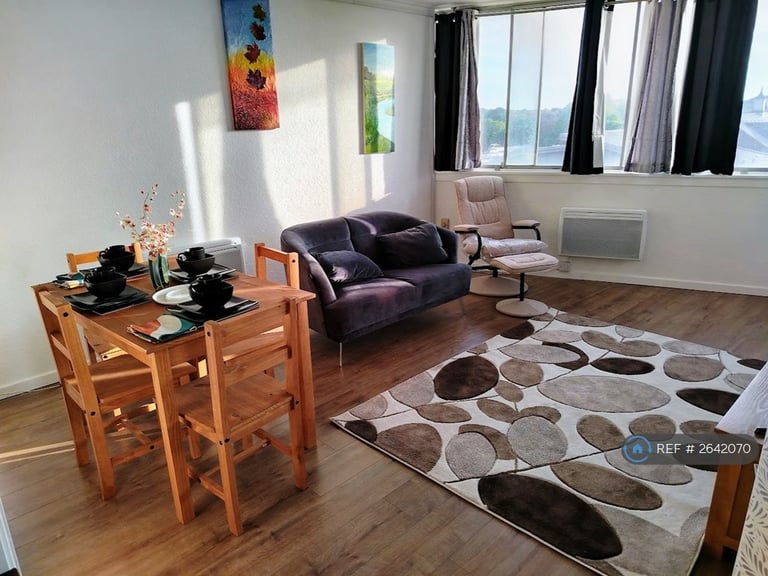 2 bedroom flat in Arlington House, Margate, CT9 (2 bed) (#2642070)
