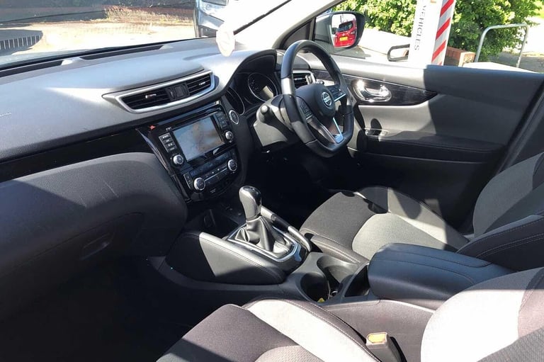 2021 Nissan Qashqai 1.3 DiG-T 160 [157] N-Connecta 5dr DCT Glass Roof HATCHBACK Petrol Automatic