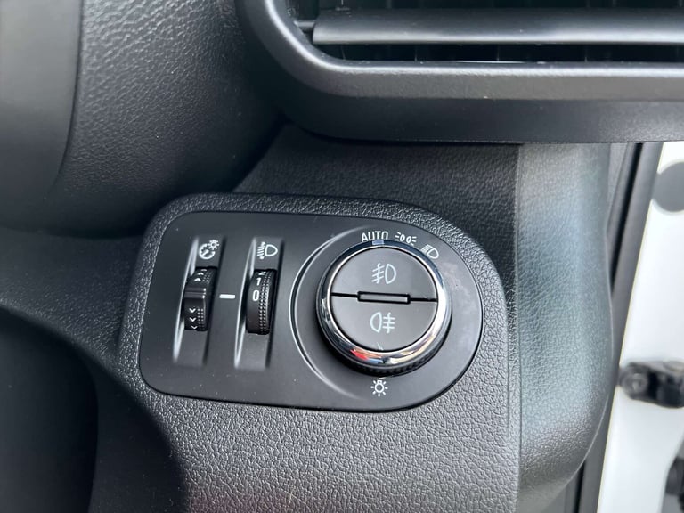 2020 Vauxhall Combo 1.5 Combo 2000 Sportive S/S Panel Van Diesel Manual