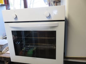 Lamona 60cm White Single Electric Oven in Excellent Condition