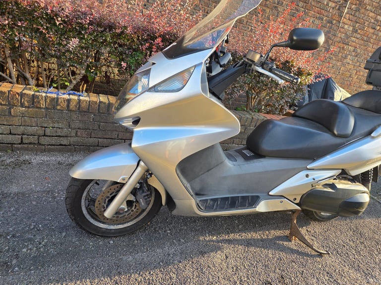 Honda Fjs 600 Silver wing 2002 November ULEZ COMPLIANT 16715 MILES