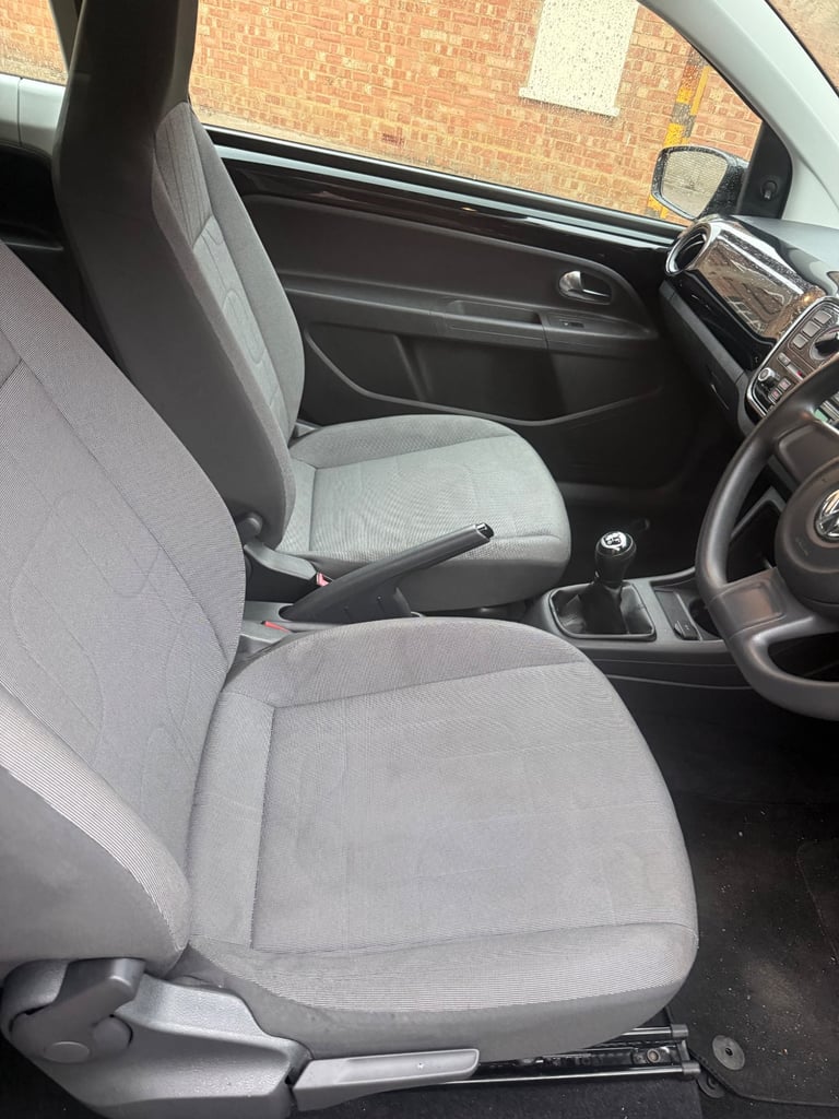 Volkswagen, UP, Hatchback, 2013, Manual, 999 (cc), 3 doors