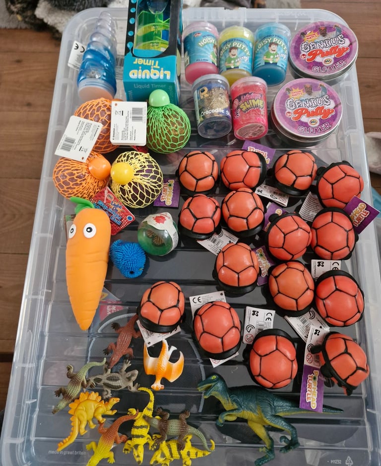 Bundle ~ senosry items / party favours / putty 