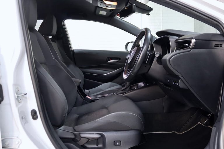 2020 Toyota Corolla 2.0 VVT-h Design Hatchback 5dr Petrol Hybrid CVT Euro 6 (s/s) (184 ps) Hatchb...