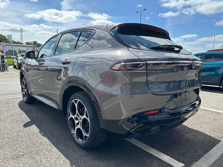 2025 Alfa Romeo Tonale 1.5 MHEV Veloce 5dr Auto Hatchback Petrol Automatic