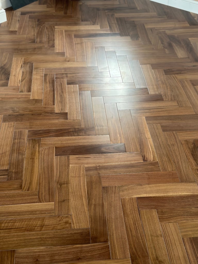 Laminate Herringbone Vinyl Flooring Furniture Assembly Paint Wallpaper Wall panelling 