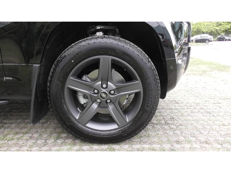 2025 Land Rover Defender 90 D250 MHEV X-Dynamic SE SUV Diesel Automatic