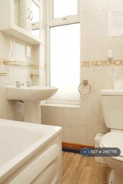 5 bedroom house in Hathersage Road, Manchester, M13 (5 bed) (#2667761)