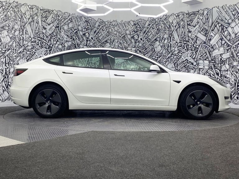 2021 Tesla Model 3 Standard Range Plus Saloon 4dr Electric Auto RWD (241 bhp) Saloon ELECTRIC Aut...