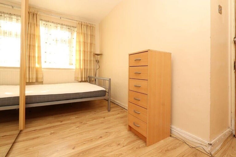 Hoxton / Shoreditch Double room Available to move now 0 deposit available now