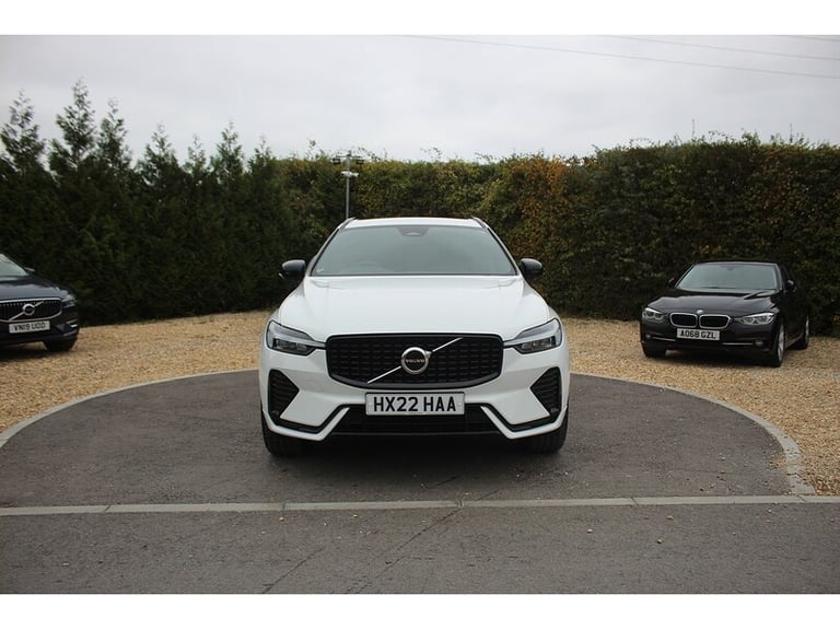2022 Volvo XC60 B5 MHEV R-Design SUV HYBRID Automatic