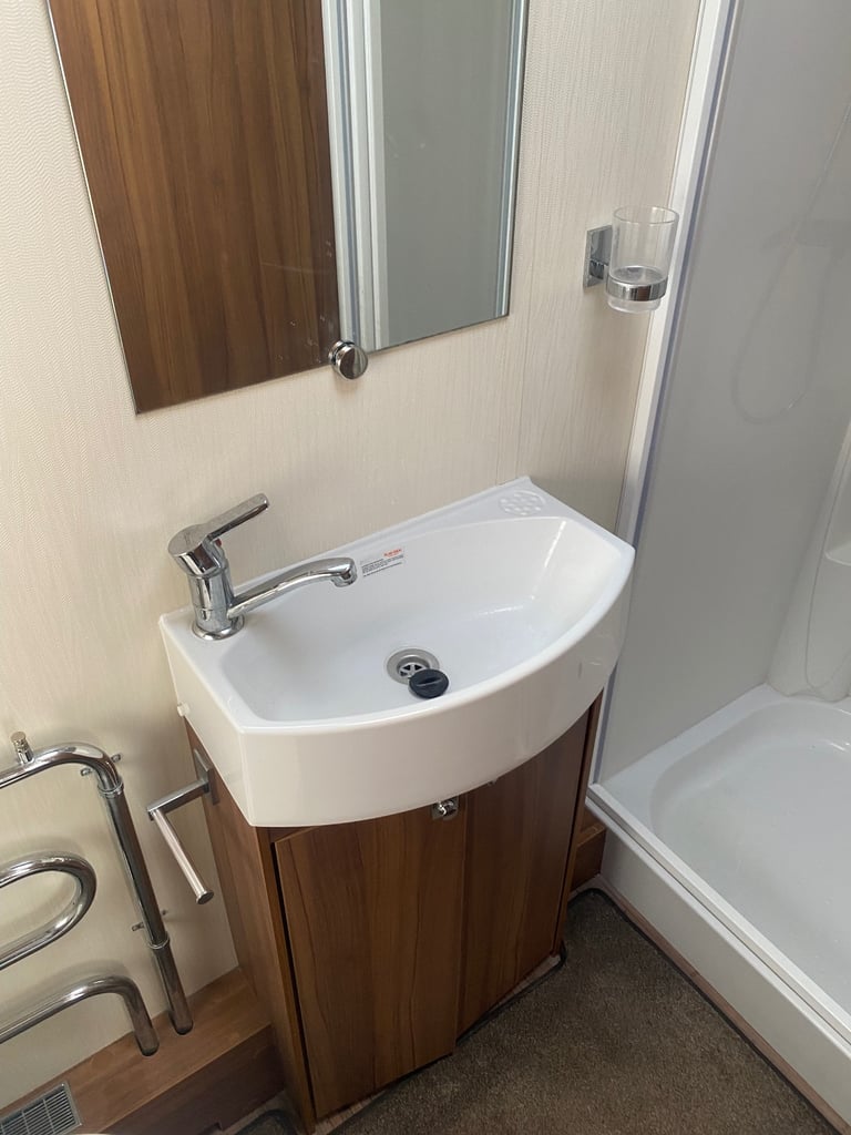 Lunar quasar 462  2 berth 2013  end wash R 
