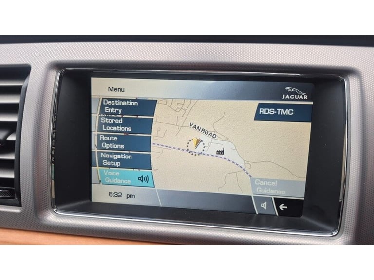 2010 Jaguar XF d V6 Luxury Saloon Diesel Automatic