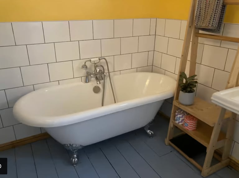Fully furnished 3 double bedroom house £2000 per month for Dec- Feb only all bills included