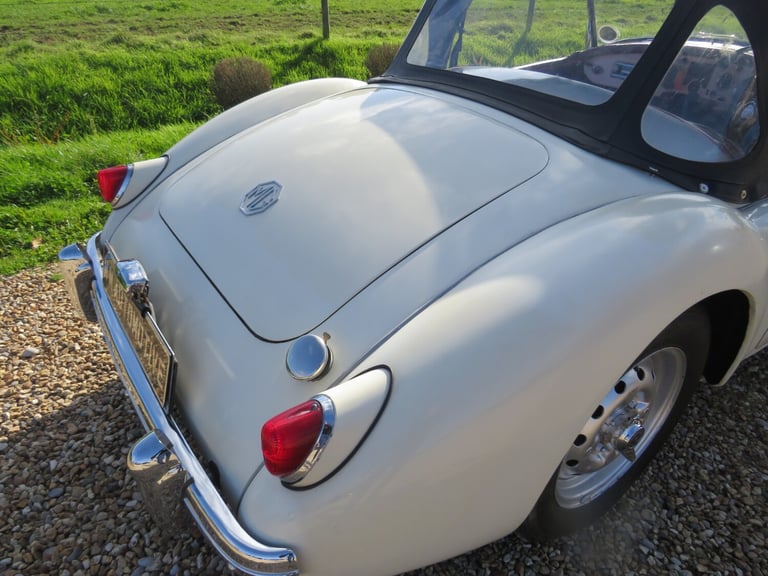 1959 MG MGA ROADSTER Convertible Petrol Manual