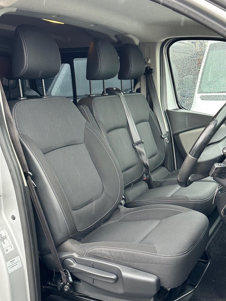 2019 Renault Trafic 1.6 dCi 29 Sport Nav Crew Van LWB Euro 6 6dr WINDOW VAN Diesel Manual