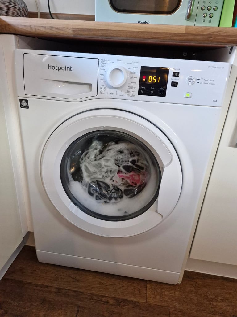 image for Hotpoint NSWM846WUK Freestanding Washing Machine – £150
