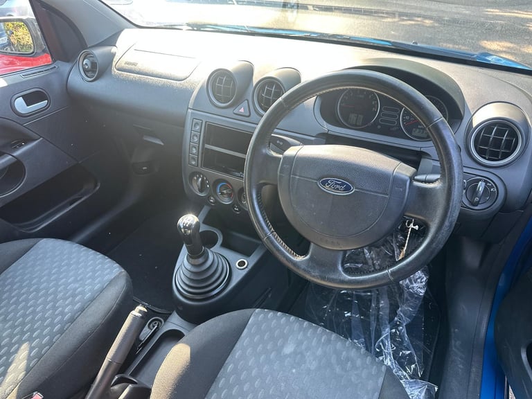 2005 Ford Fiesta Zetec Climate 1.4 - Image 10
