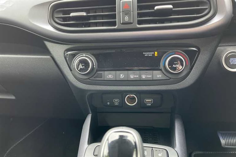 2025 Hyundai i10 1.0 [63] Premium 5dr Auto [Nav] HATCHBACK PETROL Automatic