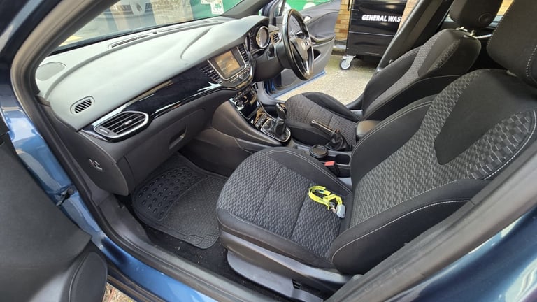 Vauxhall, ASTRA, Hatchback, 2017, Manual, 1598 (cc), 5 doors