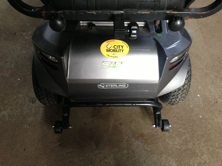 FREE DELIVERY MOBILITY SCOOTER 2022 STERLING S425 TOP OF THE RANGE AS NEW ROAD REG WITH V5