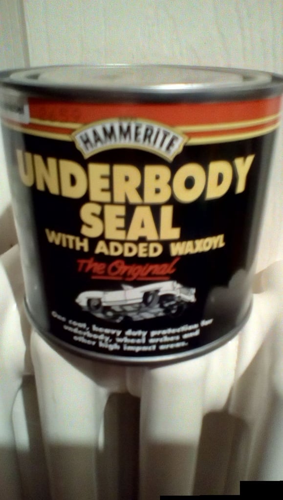 Tin of hammerite car under seal