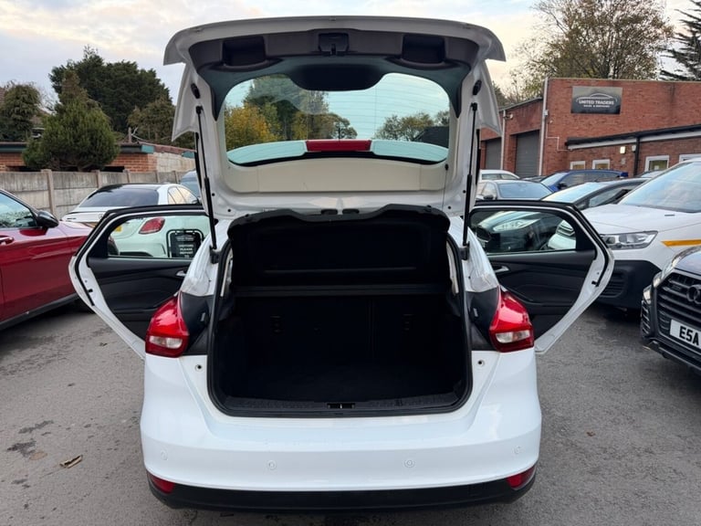 2016 Ford Focus 1.0 EcoBoost 125 Zetec 5dr Auto HATCHBACK PETROL Automatic