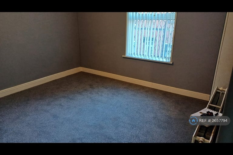 2 bedroom house in Victoria Street, Hemsworth, Pontefract, WF9 (2 bed) (#2657794)