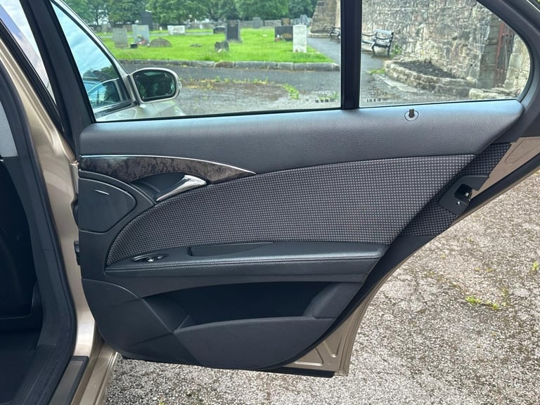 2003 Mercedes-Benz E-Class 2.6 E240 Avantgarde 4dr SALOON Petrol Automatic