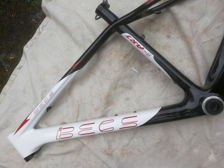 Beks carbon fibre MTB frame 26 inch size small ex condition 