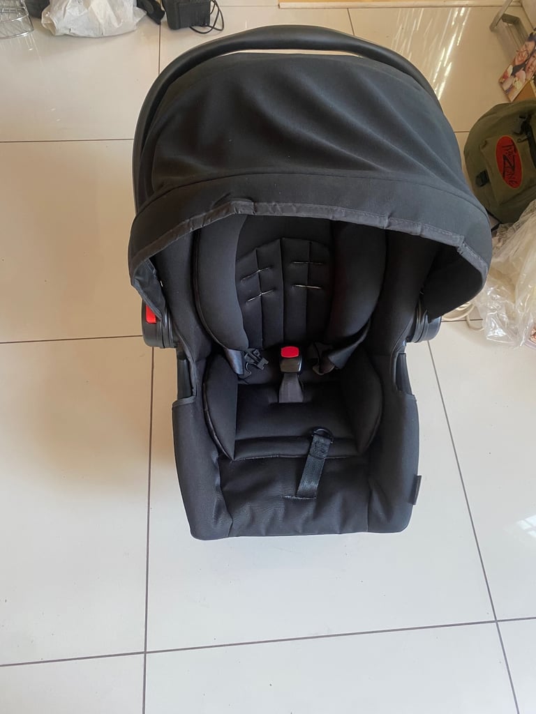 Baby car seat and baby carrier 