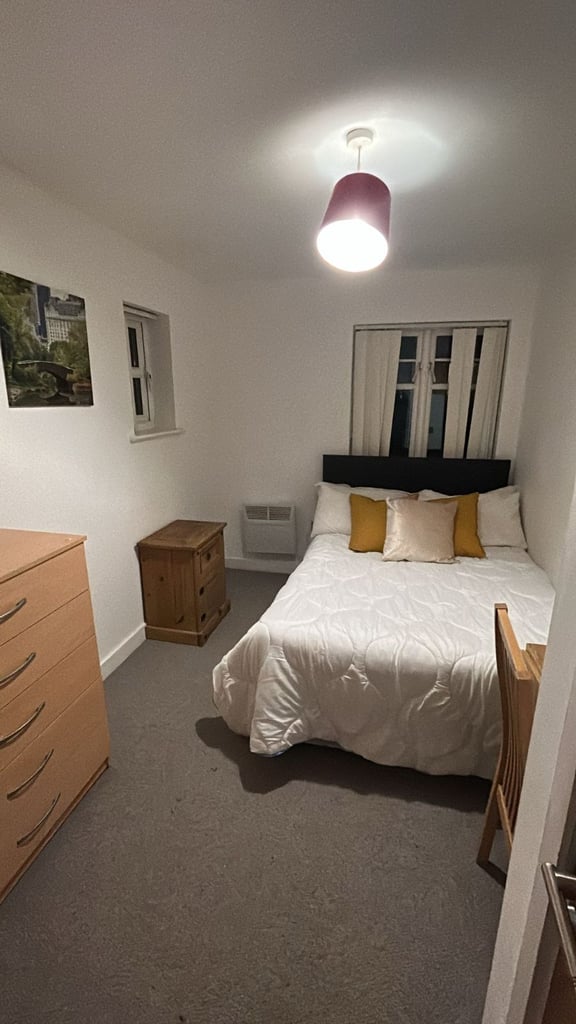 Edgbaston- Double Bedroom with Private Bathroom 
