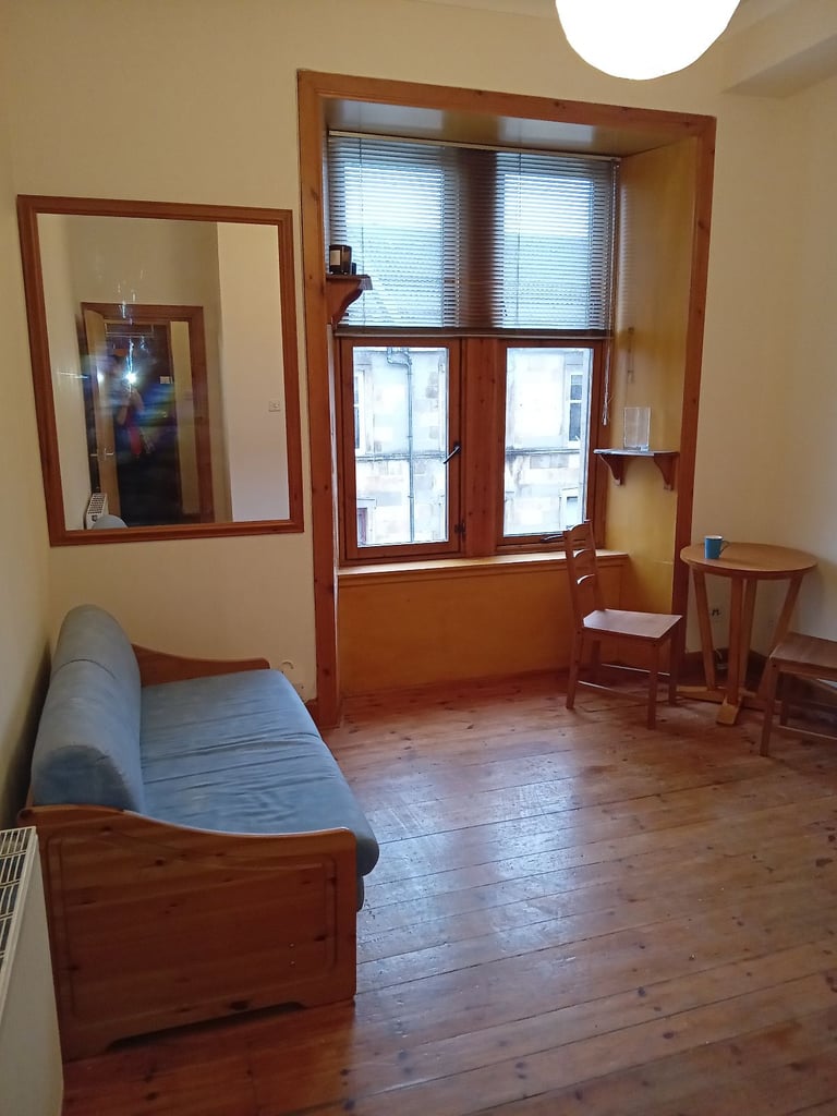 ONE BEDROOM WEST END GLASGOW PARTICK FURNISHED FLAT  £1035 pcm