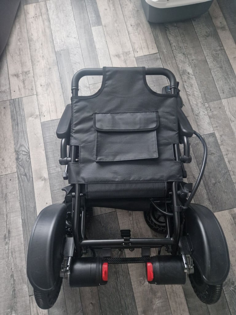Electric wheelchair (Light Weight)