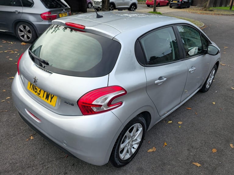 2013 Peugeot 208 1.2 VTi Active 5dr HATCHBACK PETROL Manual