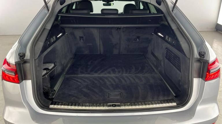 2022 Audi A6 Avant Black Edition 40 TDI quattro 204 PS S tronic Automatic Estate Diesel Automatic