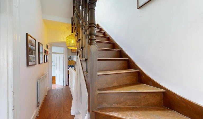 Bright 3-Bedroom Duplex with Terrace on Harley Road