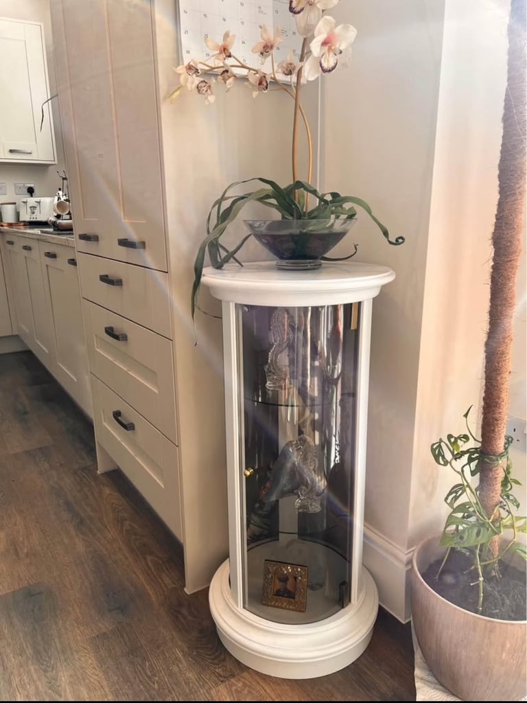 image for Cylindrical cabinet 