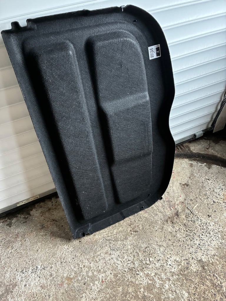 2017 Nissan Qashqai parcel shelf