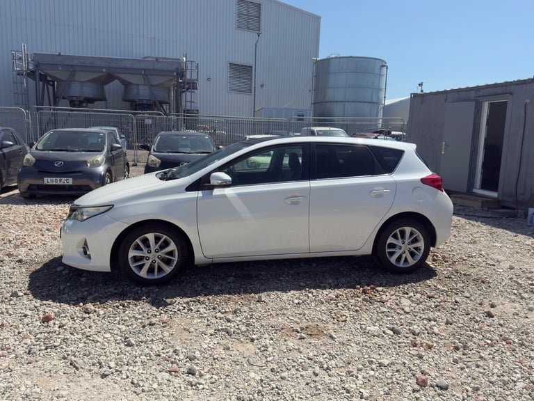 2025 Toyota Auris PETROL AUTOMATIC 1,5L Hatchback HYBRID ELECTRIC Manual